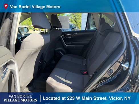 Used 2021 Toyota RAV4 XLE w/ Convenience Package AWD/4WD image 25