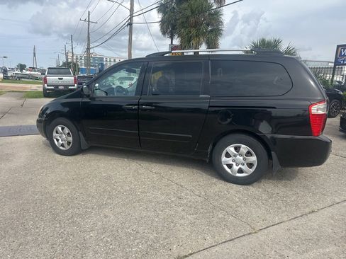Used 2010 Kia Sedona LX FWD image 4