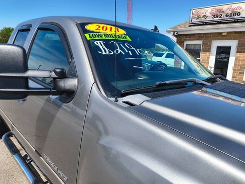 Used 2013 GMC Sierra 2500 SLE w/ SLE Preferred Package RWD image 4