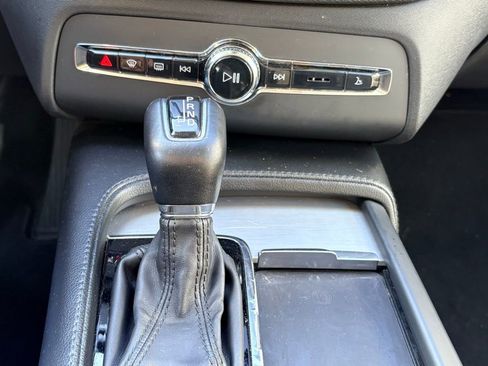 Used 2021 Volvo XC90 T5 Momentum w/ Advanced Package image 26