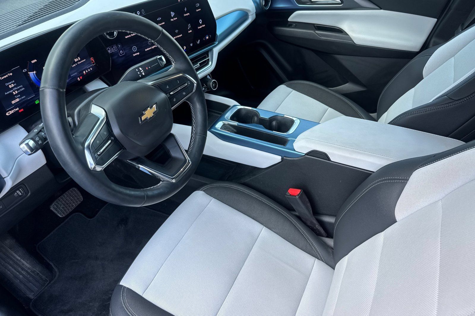 Used 2024 Chevrolet Equinox EV LT w/ LPO, Blackout Package AWD/4WD image 11