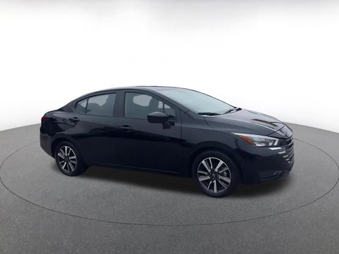 Used 2025 Nissan Versa SV FWD image 2