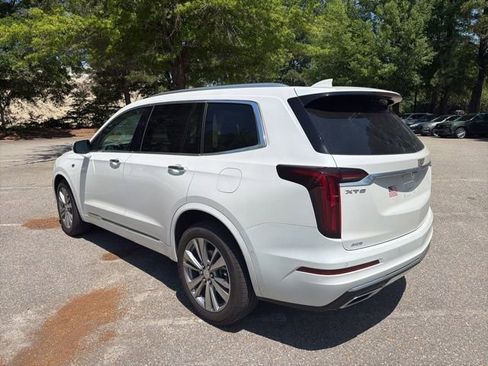 Used 2024 Cadillac XT6 Premium Luxury w/ Technology Package AWD/4WD image 3