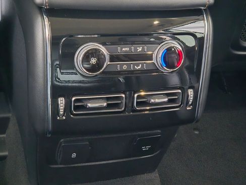 Used 2023 Lincoln Aviator AWD w/ Class IV Trailer Tow Package image 14