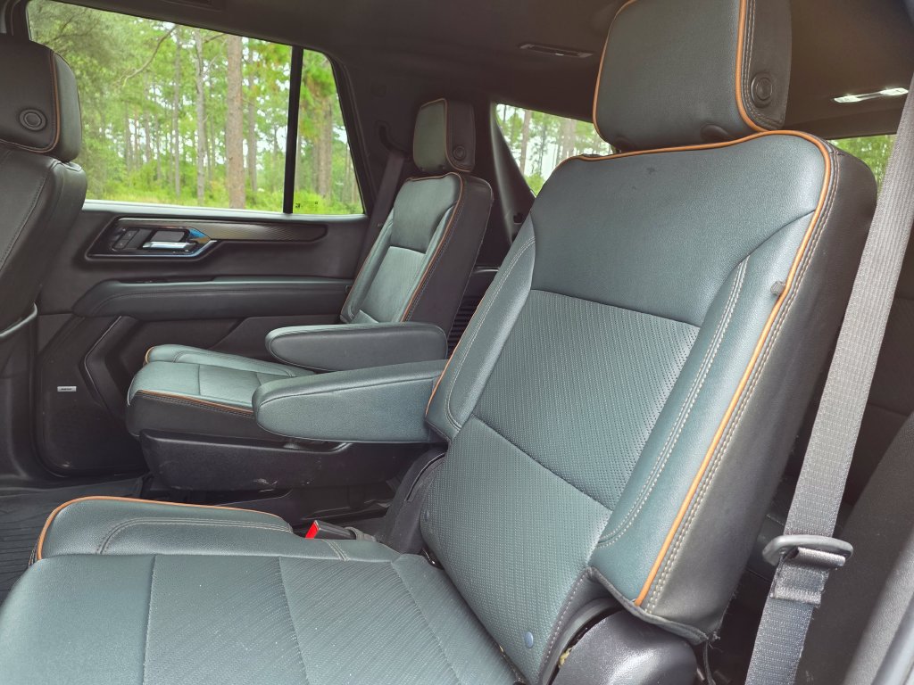 Used 2025 GMC Yukon AT4 AWD/4WD image 18