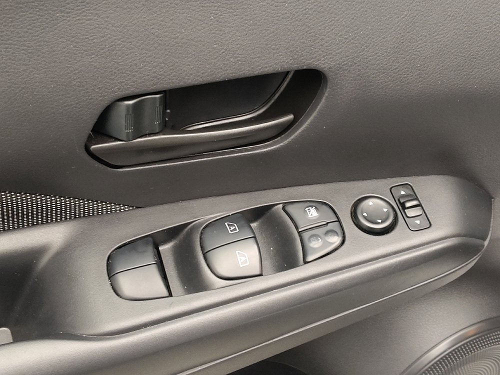 Used 2020 Nissan Kicks S FWD image 27