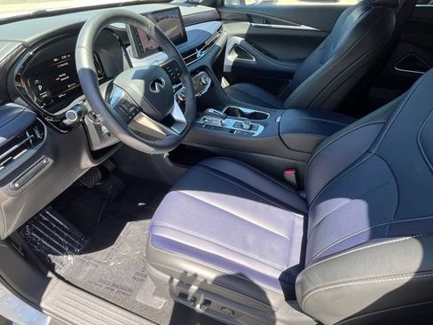 Certified 2026 INFINITI QX60 Sport w/ Dark Cargo Package AWD/4WD image 13