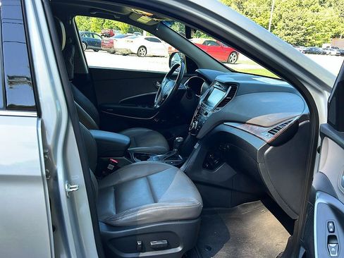 Used 2017 Hyundai Santa Fe FWD image 36