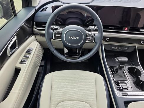 Certified 2025 Kia Carnival SX Prestige FWD image 20