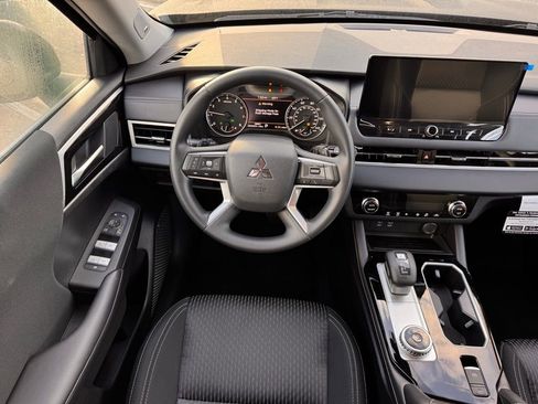 New 2026 Mitsubishi Outlander ES FWD image 17