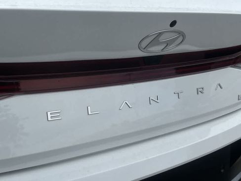 Used 2024 Hyundai Elantra Limited FWD image 14
