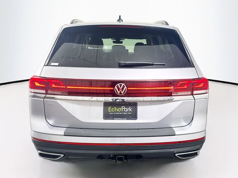 Used 2025 Volkswagen Atlas SE image 7