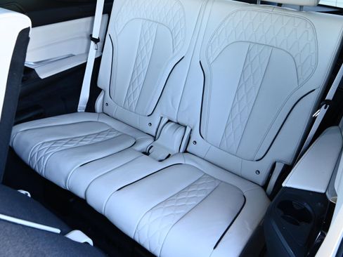 Certified 2025 BMW X7 xDrive40i w/ Executive Package image 11