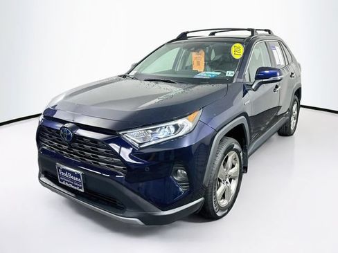 Used 2021 Toyota RAV4 Limited AWD/4WD image 3