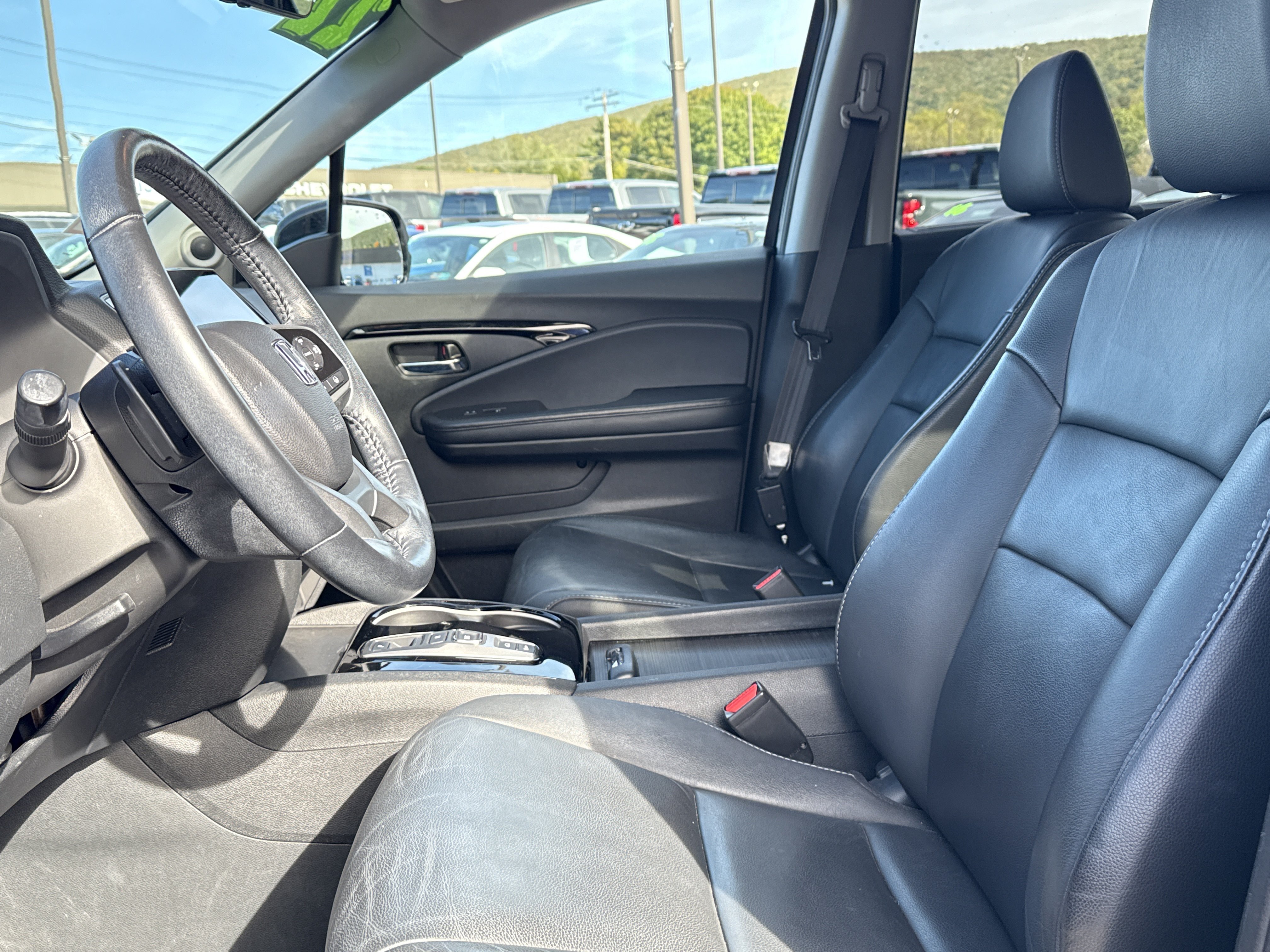 Used 2022 Honda Pilot Touring image 14