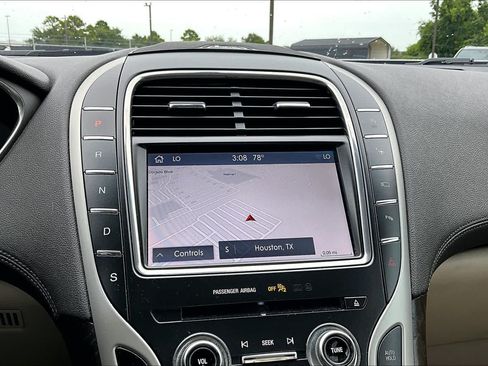 Used 2019 Lincoln Nautilus Reserve FWD image 34