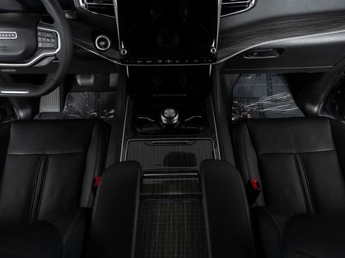 Used 2022 Jeep Wagoneer Series III image 42