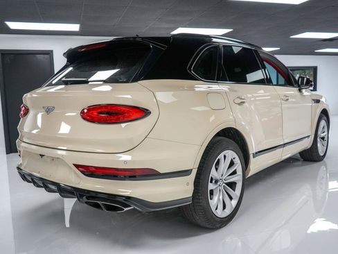 Used 2021 Bentley Bentayga AWD/4WD image 6
