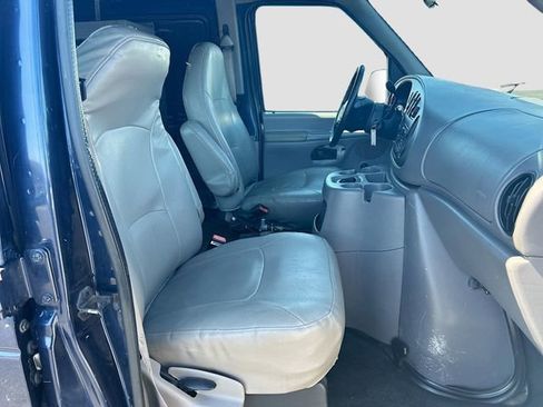 Used 2001 Ford E-350 and Econoline 350 Super Duty RWD image 25