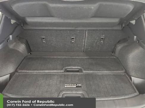 Used 2021 Nissan Rogue Sport SL w/ Premium Package image 23