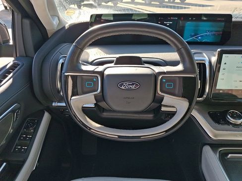 Used 2025 Ford Expedition Max Platinum w/ Driver's Package AWD/4WD image 19