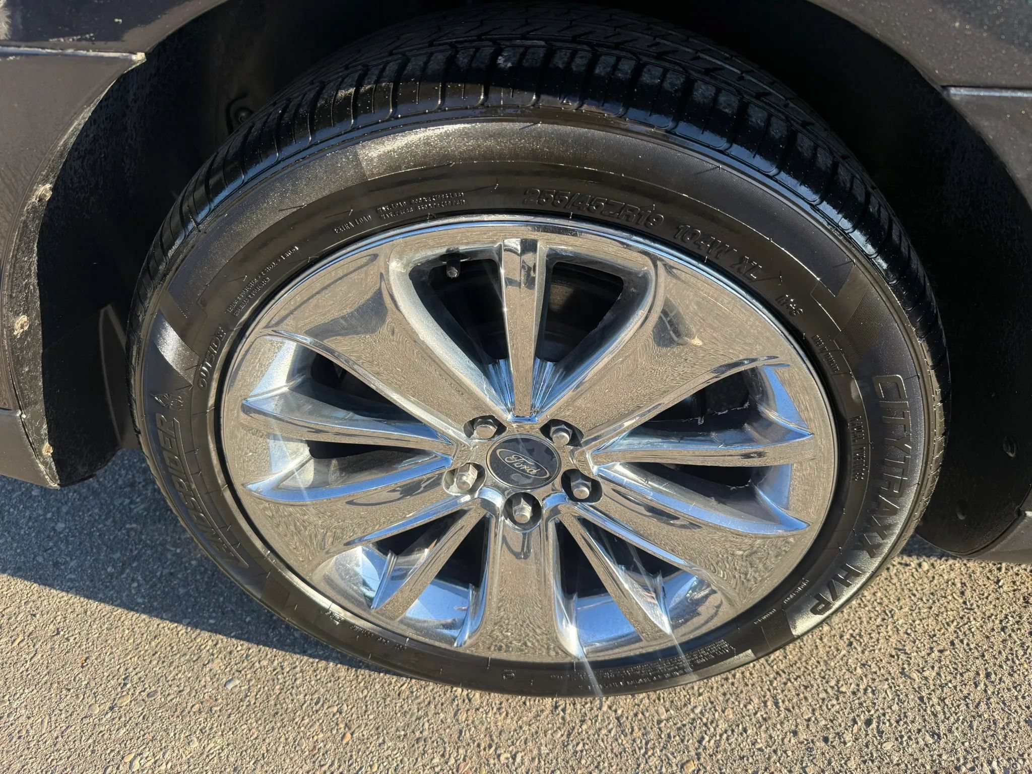 Used 2010 Ford Taurus Limited FWD image 11