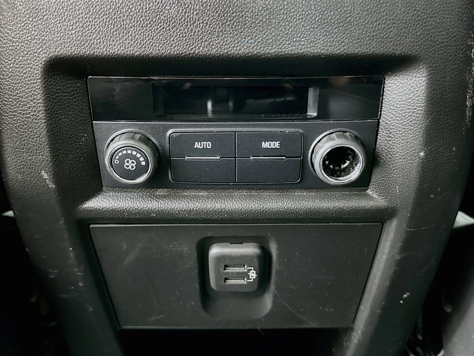 Used 2019 Chevrolet Traverse LT FWD image 26