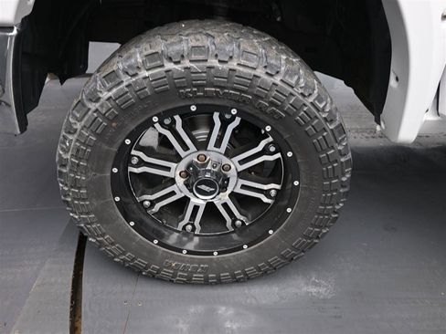 Used 2018 RAM 1500 Laramie image 17