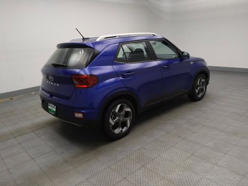 Used 2025 Hyundai Venue SEL image 10