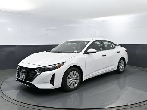 Used 2025 Nissan Sentra S FWD image 1