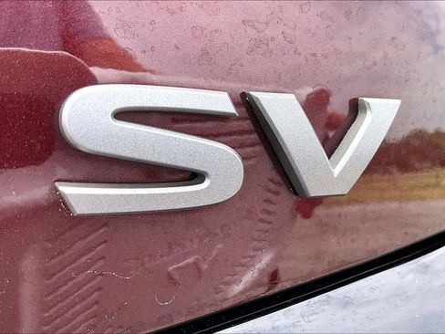 Used 2024 Nissan Altima 2.5 SV FWD image 8