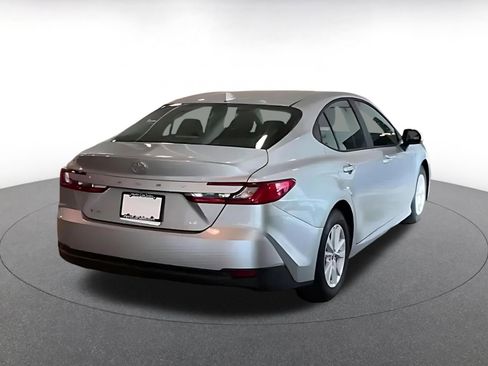 Used 2025 Toyota Camry LE FWD image 9