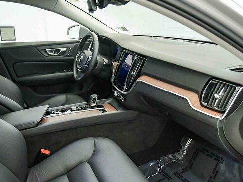 Certified 2025 Volvo V60 B5 Cross Country Plus AWD/4WD image 16