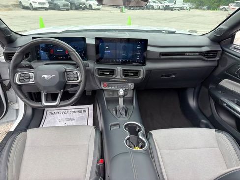 Used 2024 Ford Mustang Convertible RWD image 19