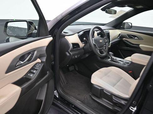 Used 2023 Chevrolet Traverse LS FWD image 10