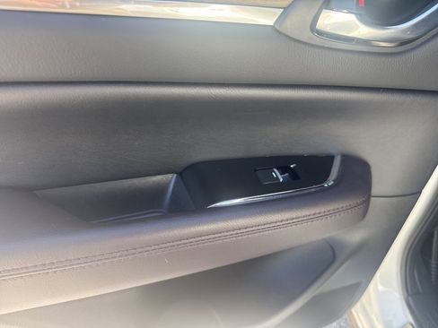 Used 2023 MAZDA CX-5 Signature image 14