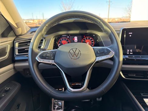 Certified 2025 Volkswagen Atlas Peak Edition SE image 17
