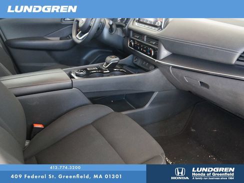 Used 2024 Nissan Rogue S AWD/4WD image 30
