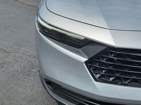 Used 2025 Honda Accord LX image 9