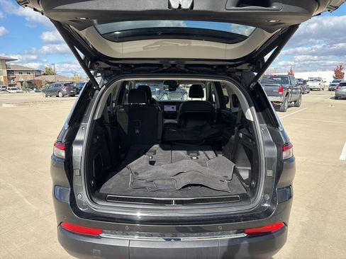 Used 2022 Jeep Grand Cherokee L Limited image 12