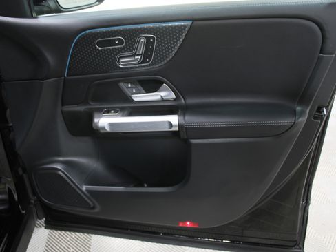 Used 2024 Mercedes-Benz GLB 250 image 24