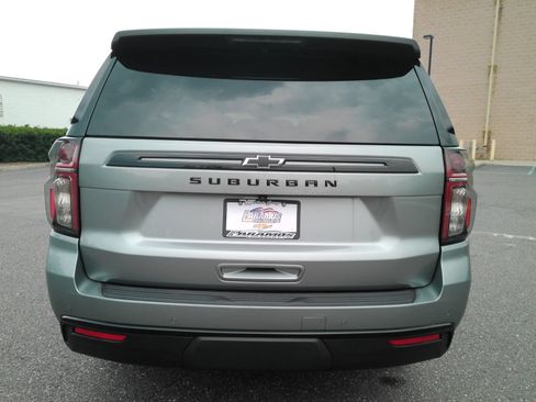 Certified 2023 Chevrolet Suburban Z71 w/ Luxury Package AWD/4WD image 7