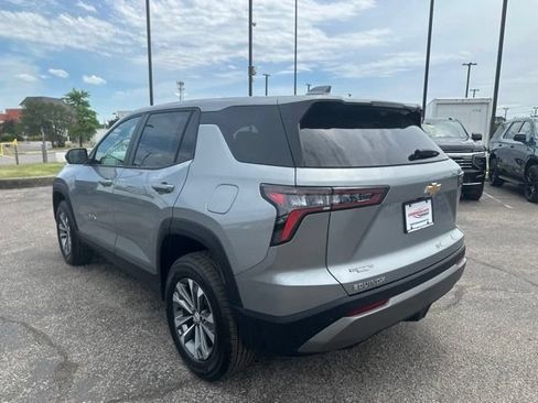 New 2026 Chevrolet Equinox LT w/ Convenience Package II FWD image 5