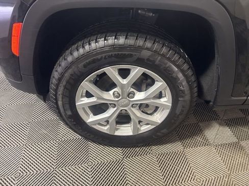 Used 2023 Jeep Grand Cherokee Limited image 51