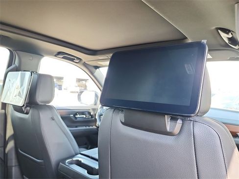 New 2026 GMC Yukon XL Denali w/ Denali Reserve Package image 21