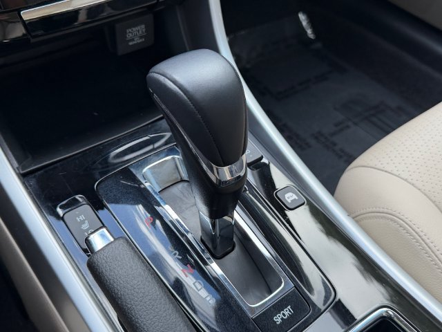 Used 2017 Honda Accord EX-L image 29