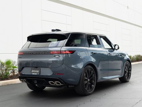 Used 2023 Land Rover Range Rover Sport First Edition image 12