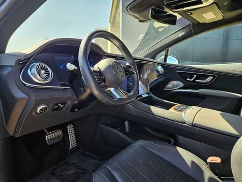 Used 2023 Mercedes-Benz EQS 580 4MATIC Sedan image 2
