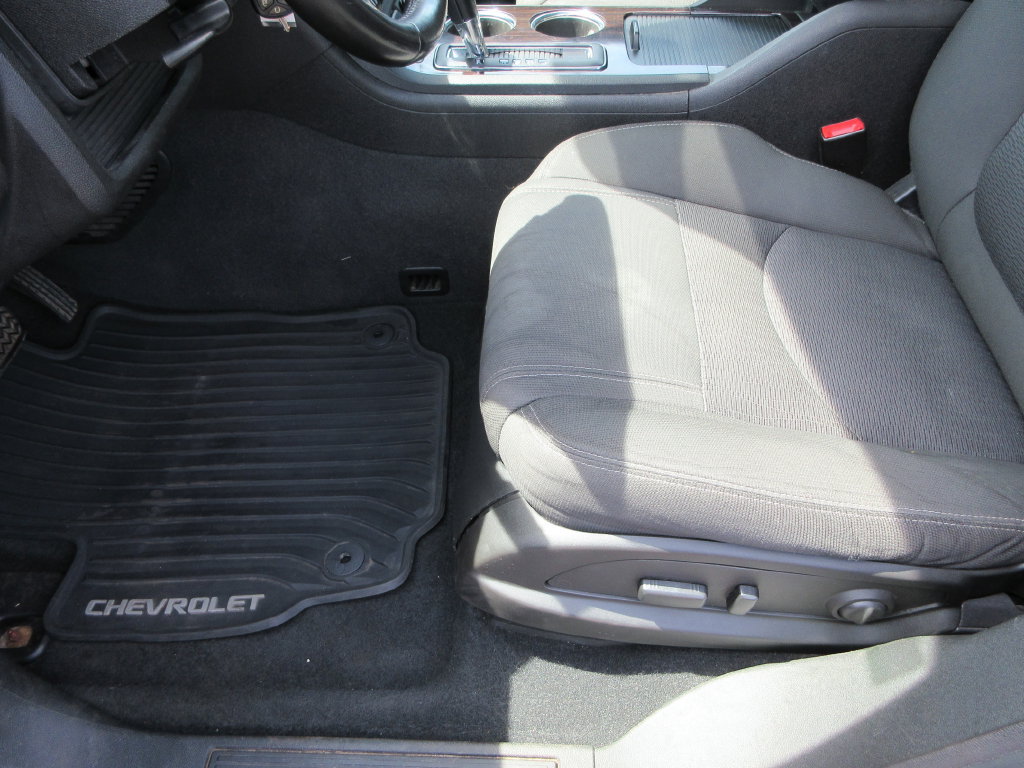 Used 2017 Chevrolet Traverse LT w/ Style and Technology Package FWD image 21