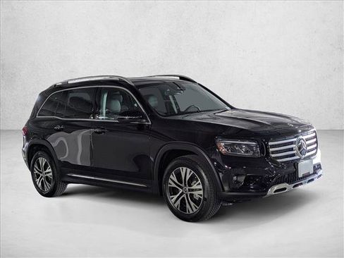 Used 2025 Mercedes-Benz GLB 250 image 2